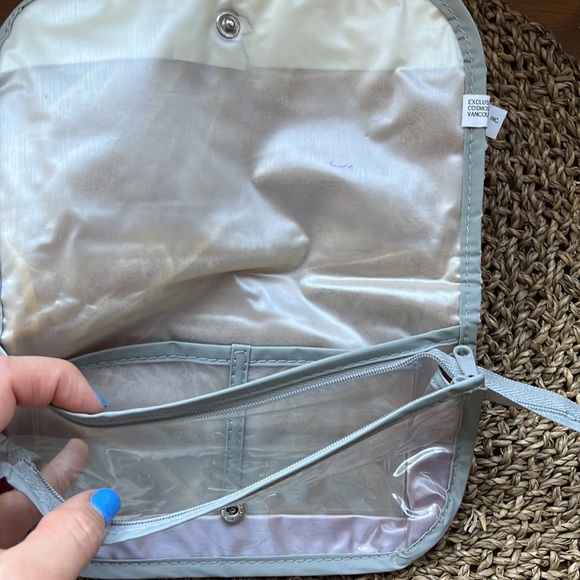 Toiletry or makeup bag - Picture 3 of 4